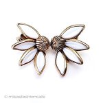 Trifari　 トリファリ ガラスの花イヤリング