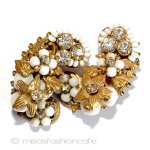 Ｒｏｂｅｒｔ　イヤリング ミルクガラスのお花