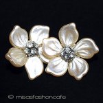 大振りパールの花イヤリング