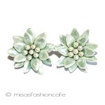 グリーンパールのお花 ドイツ製　イヤリング