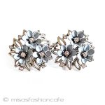 Trifari　 トリファリ 水色の花　イヤリング