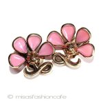 Ｔｒｉｆａｒｉ　 トリファリ ガラスお花イヤリング