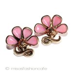 Ｔｒｉｆａｒｉ　 トリファリ ガラスお花イヤリング