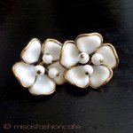 Trifari　トリファリ ガラスの花イヤリング