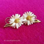 デイジーのお花イヤリング 象牙アイボリー12Kgf刻印