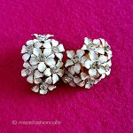 Sandor花イヤリング 白いフラワーブーケ