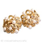 Ｔｒｉｆａｒｉ　 トリファリ パールのお花　イヤリング