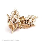 Trifari　 トリファリ パール花イヤリング