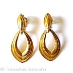 Trifari　 トリファリ ティアー・フープ