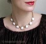 Trifari　 トリファリ ガラスの花ネックレス