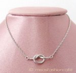 クラウン トリファリ Loveノット ネックレス