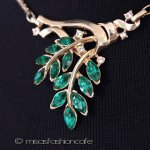 Ｔｒｉｆａｒｉ　 トリファリ エメラルド葉ネックレス