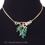 Ｔｒｉｆａｒｉ　 トリファリ エメラルド葉ネックレス