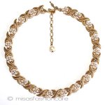 Ｔｒｉｆａｒｉ　 トリファリ パールRS花ネックレス