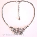 Ｔｒｉｆａｒｉ　 トリファリ お花ブーケ ネックレス