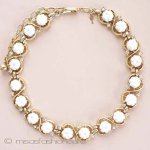 Ｔｒｉｆａｒｉ　 トリファリ 白いお花　ネックレス