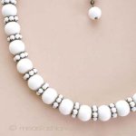 ミルクガラス　ネックレス