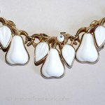 Ｔｒｉｆａｒｉ　 トリファリ ガラス洋梨ネックレス