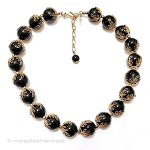 Trifari　 トリファリ 黒ｘ金葉 ネックレス