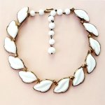 ヴィンテージネックレス トリファリ　ミルクガラス