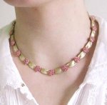 Trifarトリファリ 　ピンクフラワー・ネックレス