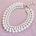 3連 ミルクガラス ネックレス