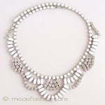 ミルクガラス　ネックレス