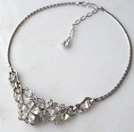 クラウントリファリ Trifariお花ネックレス