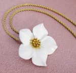 Trifari　 トリファリ アネモネの花ネックレス