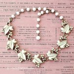 ヴィンテージアクセサリー CORO　白葉ネックレス