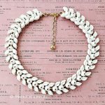 ヴィンテージネックレス トリファリ　白いお花