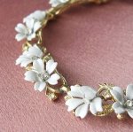 Trifari　お花ネックレス