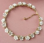 Trifari　お花ネックレス