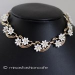 Coro　コロペガサス 白い花　ネックレス