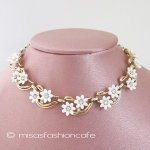 Coro　コロペガサス 白い花　ネックレス