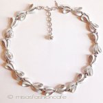 Ｔｒｉｆａｒｉ　 トリファリ 銀のリボン・ネックレス