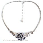 Ｔｒｉｆａｒｉ　 トリファリ ネイビー花　ネックレス