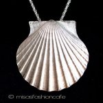 クラウン　トリファリ Ｔｒｉｆａｒｉ　貝ネックレス