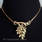 Ｔｒｉｆａｒｉ　 トリファリ リーフブーケ　ネックレス