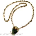 SWOBODA 天然石と珊瑚 ふくろう　ネックレス