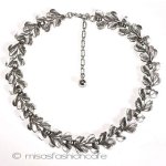 Ｔｒｉｆａｒｉ　 トリファリ リーフ　ネックレス