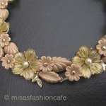 ミルクティー花ネックレス