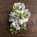 お花ブーケ　ブローチ