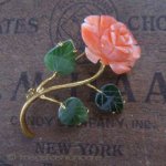 珊瑚のローズ ブローチ