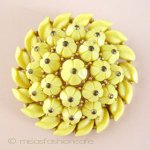 クラウン Trifari 　お花ドーム ブローチ