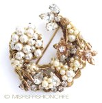 Ｏｒｉｇｉｎａｌ　ｂｙ　Ｒｏｂｅｒｔ パールRS　花ブローチ