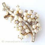 Ｔｒｉｆａｒｉ　 トリファリ パールの花 ブローチ