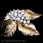 Trifari トリファリ クリスタルの花 ブローチ Trifari トリファリ クリスタルの花 ブローチ