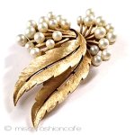 Trifariトリファリブローチ パールリボンの花ブーケ