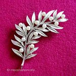 Trifari　 トリファリ パールの実銀葉（大）